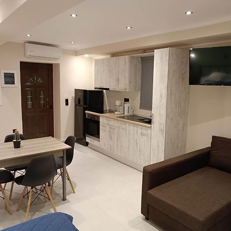 Mantouki Newly Renovated Apartment Next To The Port מראה חיצוני תמונה
