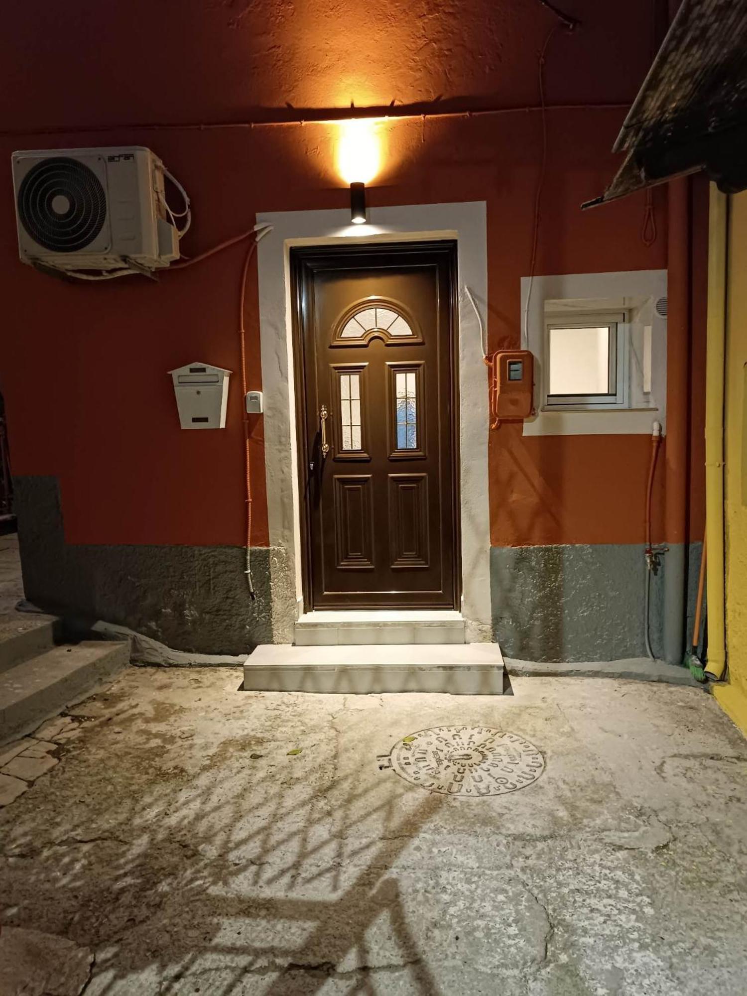 Mantouki Newly Renovated Apartment Next To The Port מראה חיצוני תמונה