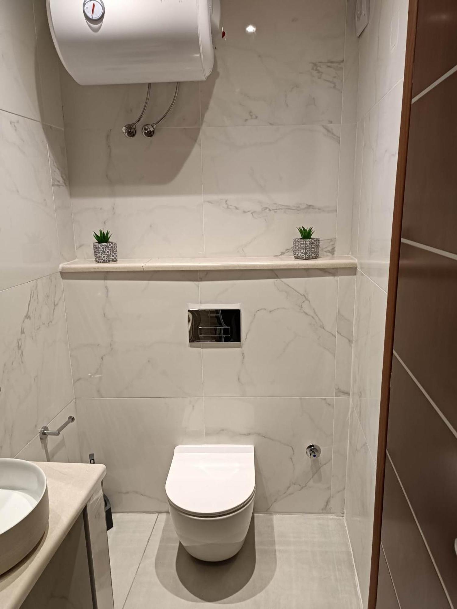 Mantouki Newly Renovated Apartment Next To The Port מראה חיצוני תמונה