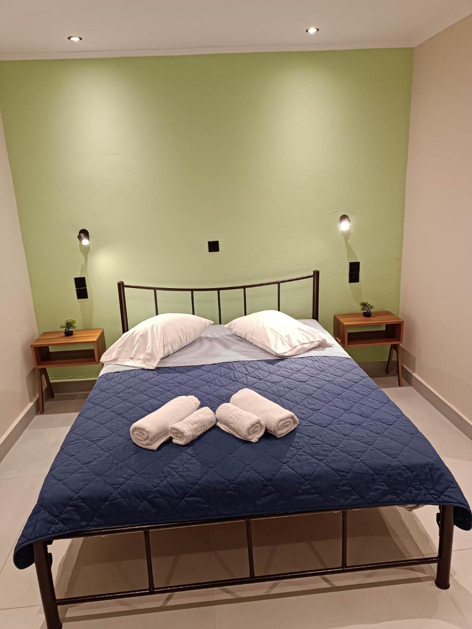 Mantouki Newly Renovated Apartment Next To The Port מראה חיצוני תמונה