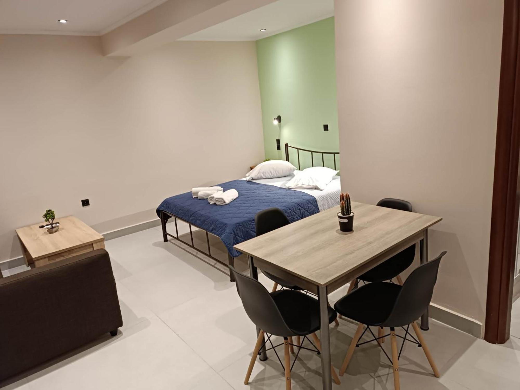 Mantouki Newly Renovated Apartment Next To The Port מראה חיצוני תמונה