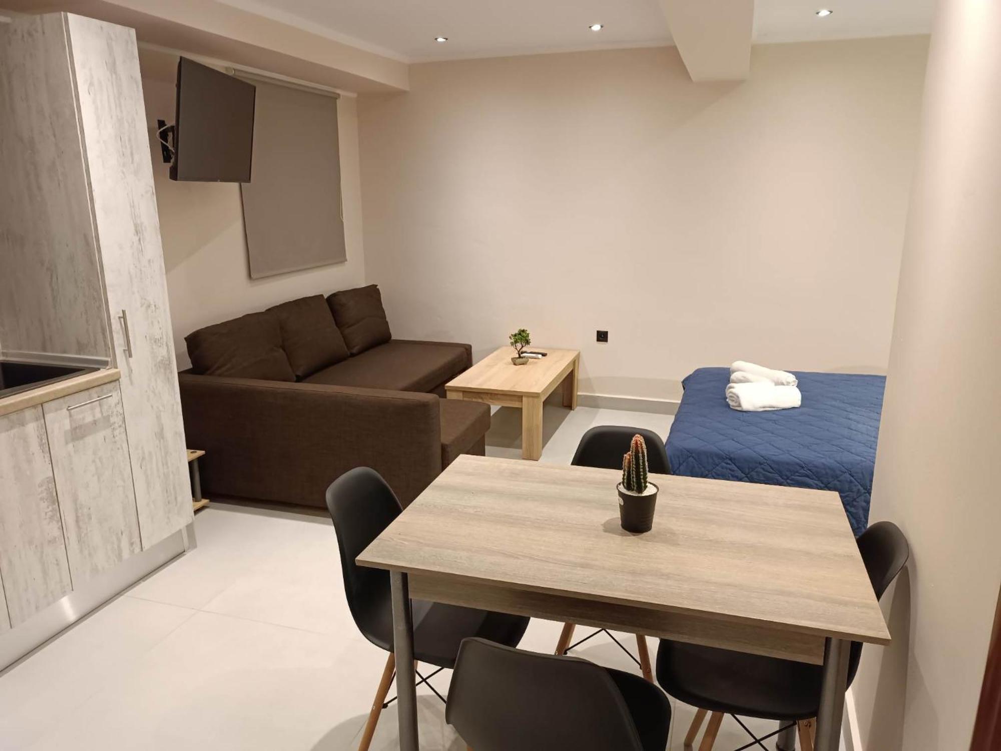 Mantouki Newly Renovated Apartment Next To The Port מראה חיצוני תמונה