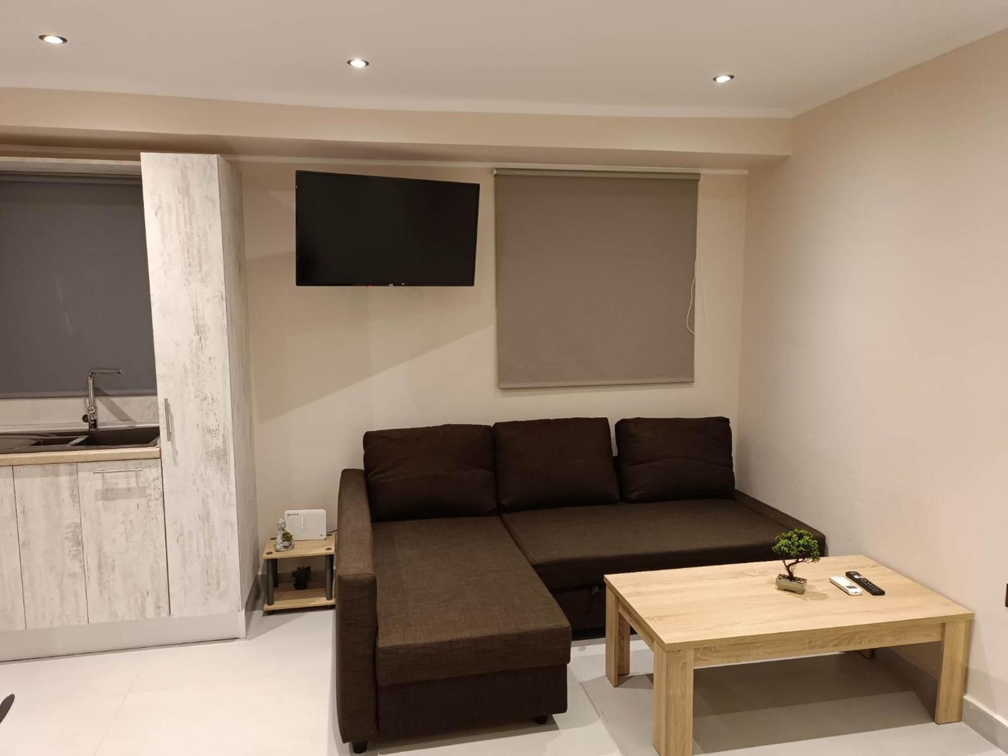 Mantouki Newly Renovated Apartment Next To The Port מראה חיצוני תמונה