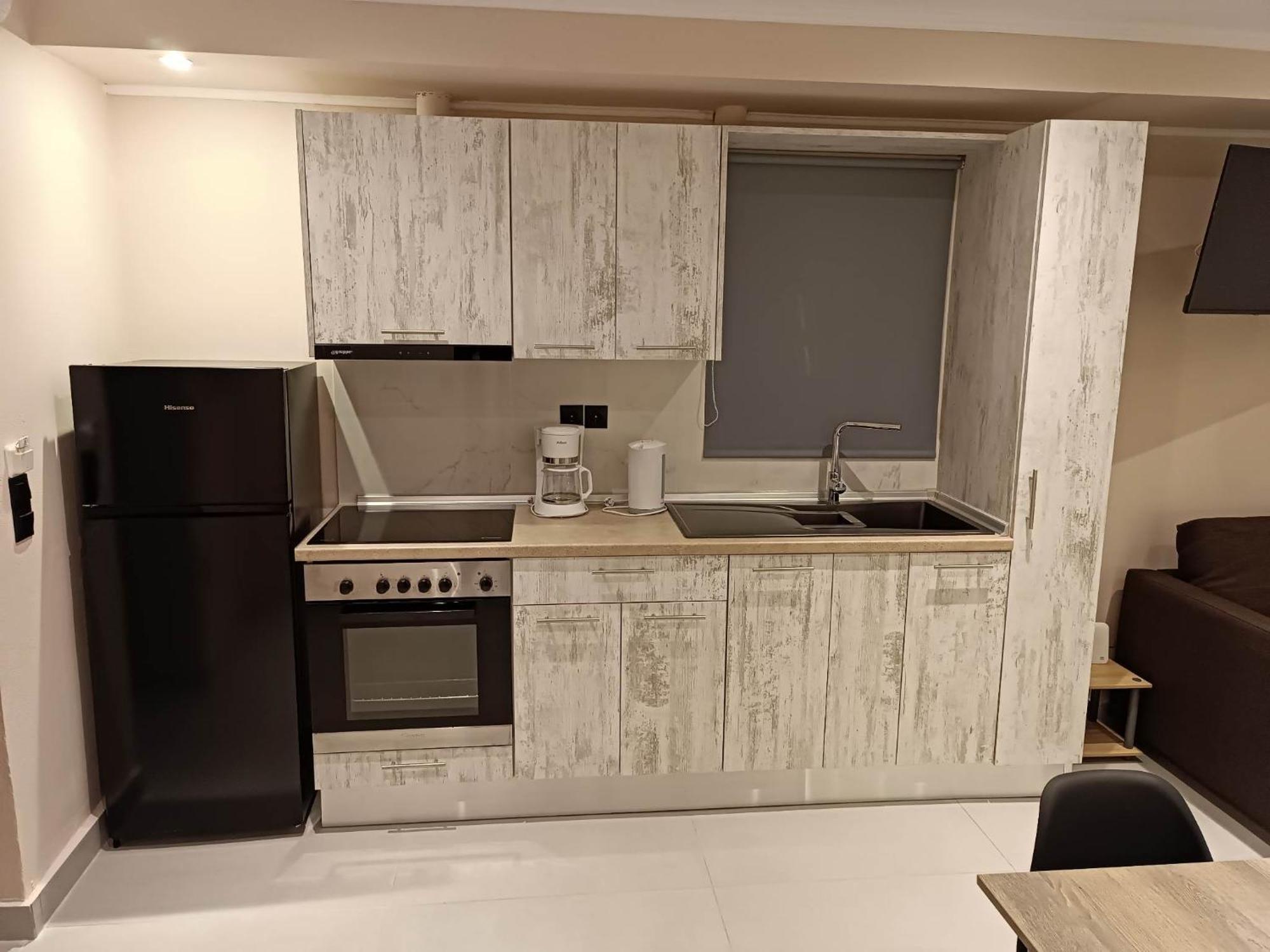 Mantouki Newly Renovated Apartment Next To The Port מראה חיצוני תמונה